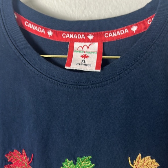 Souvenir Montreal Canada Navy Blue T-Shirt - Picture 2 of 7